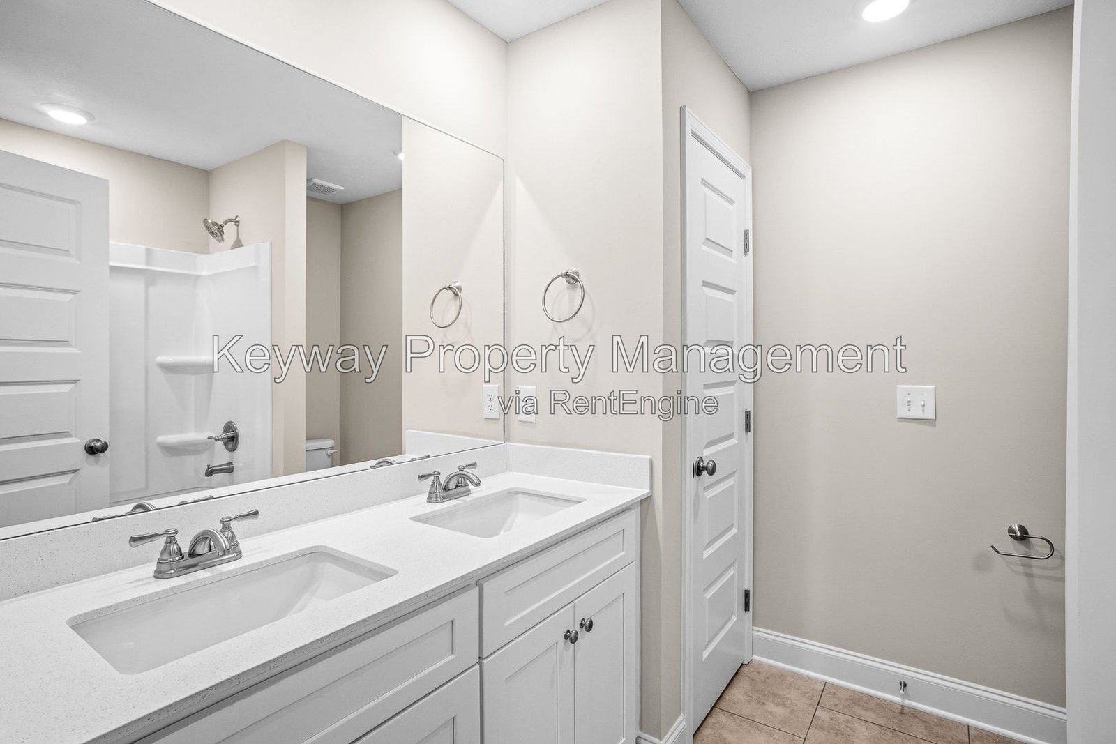 3225 Venetian Drive- Village Square property image