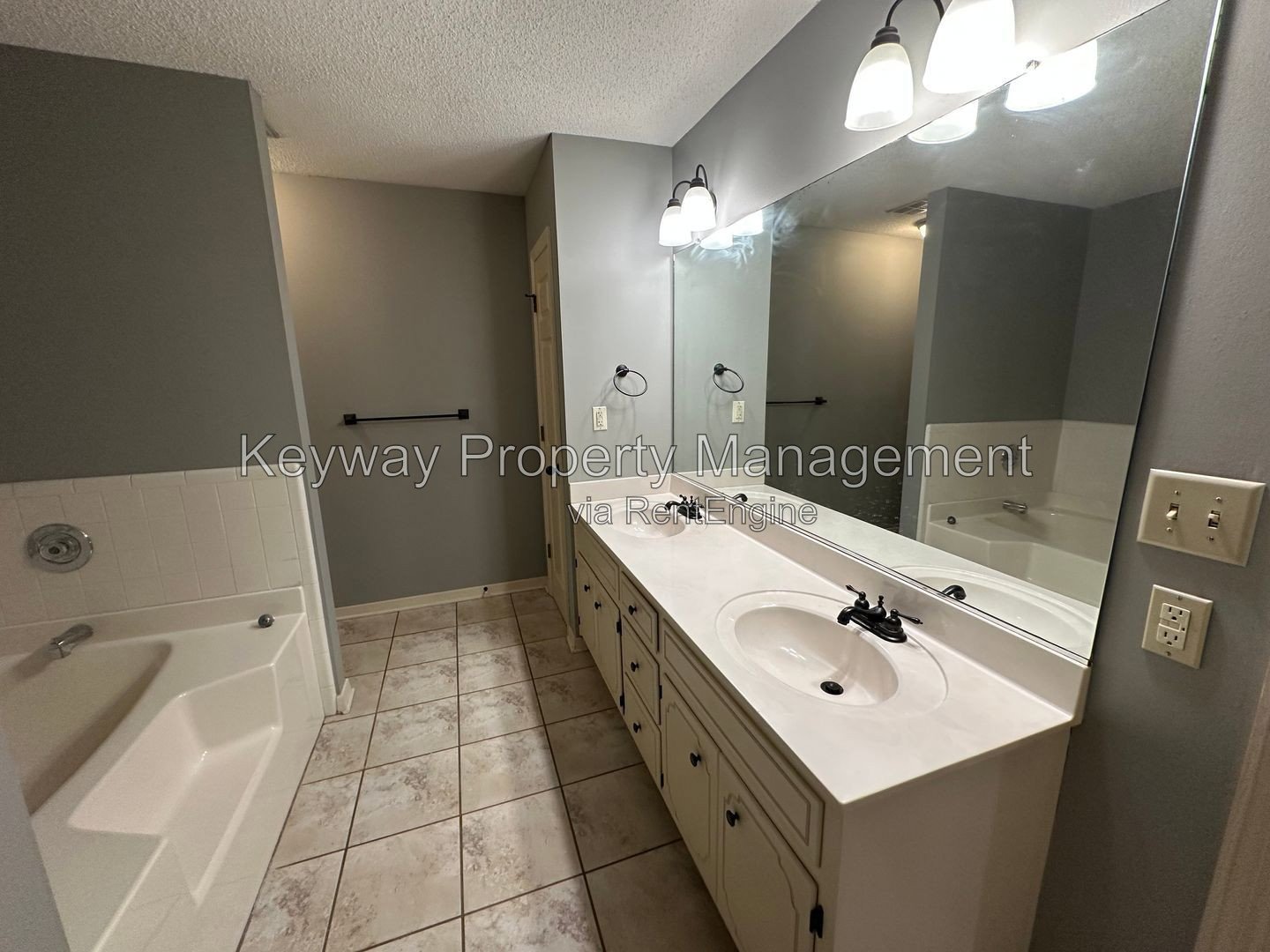 2919 Pointewest Drive - Pointewest property image