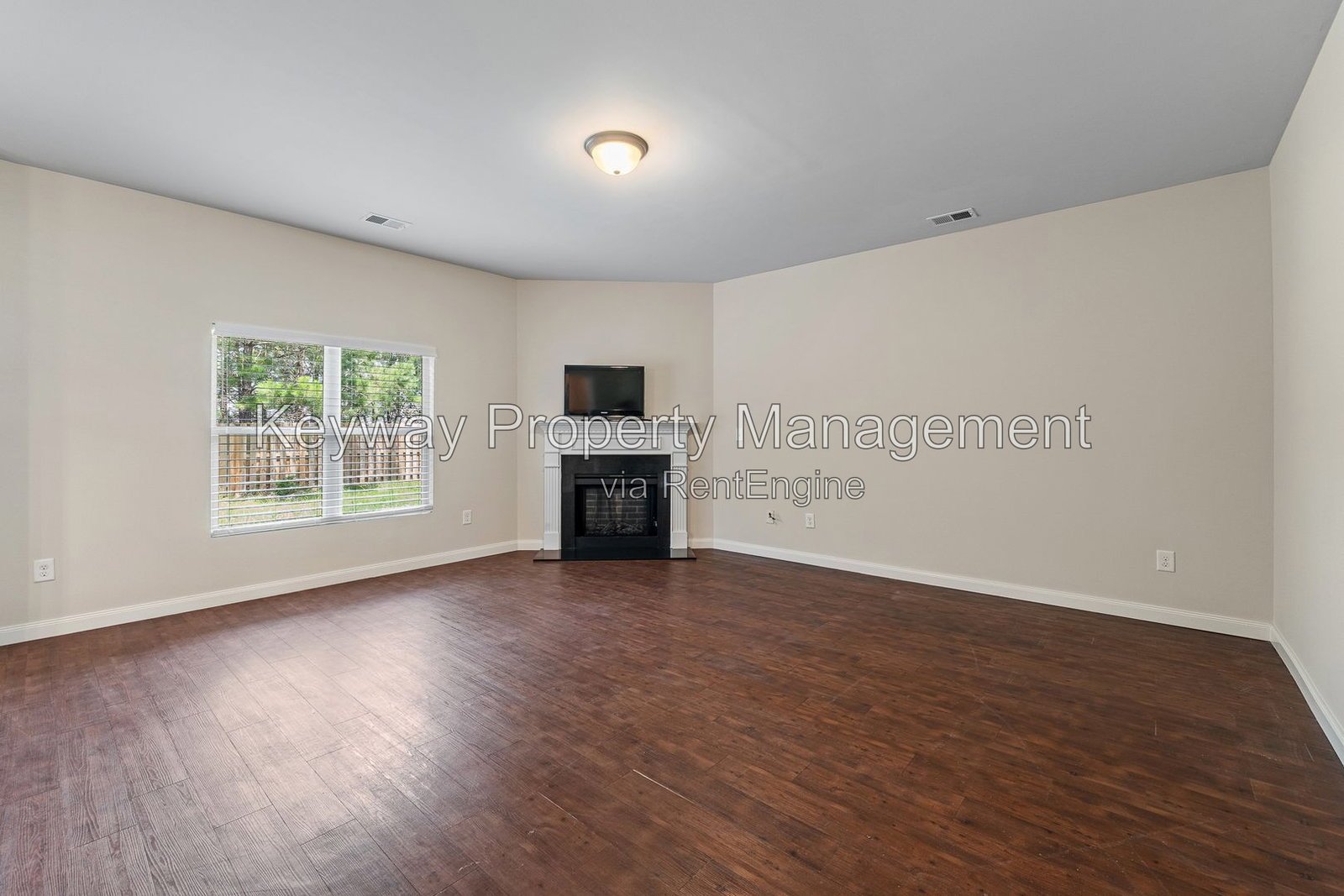 910 Clover Court- property image