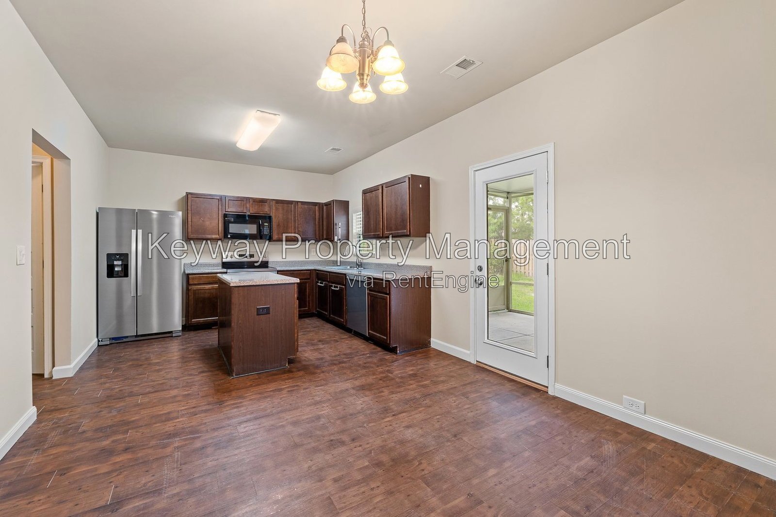 910 Clover Court- property image