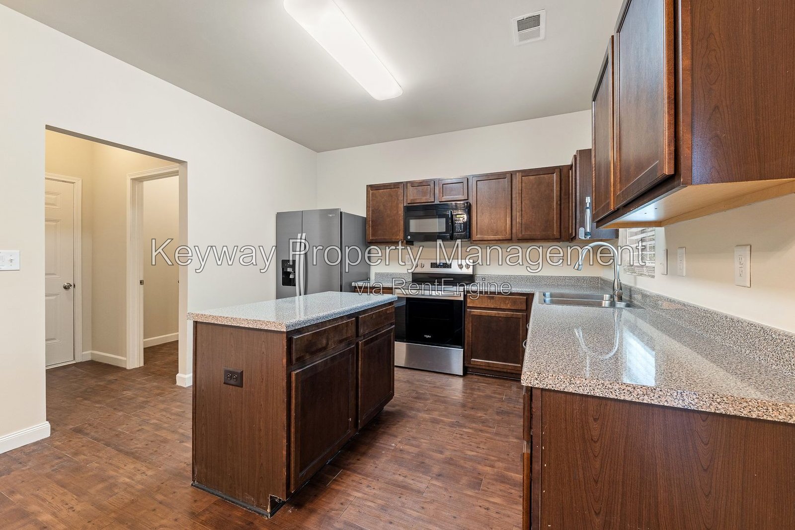 910 Clover Court- property image