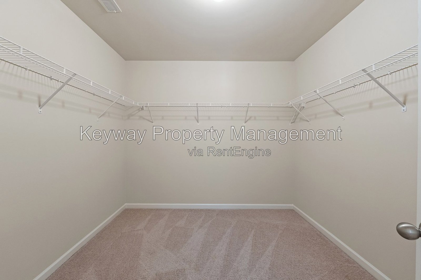 910 Clover Court- property image