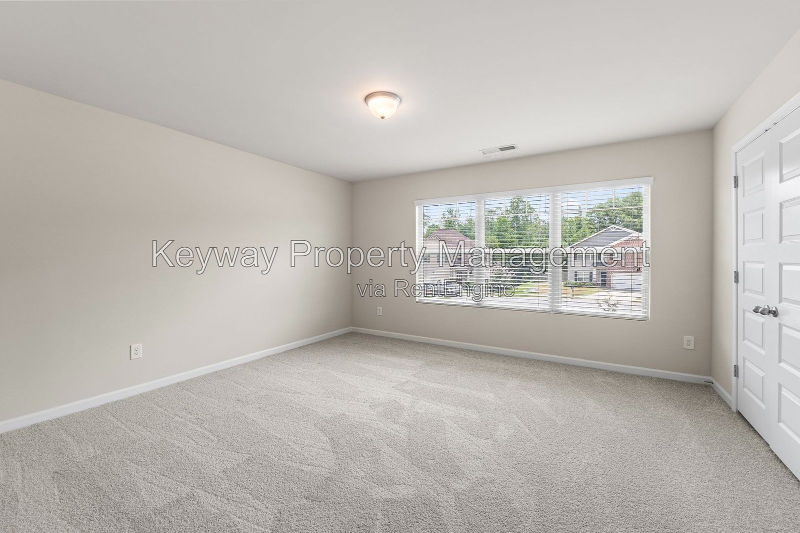 910 Clover Court- property image