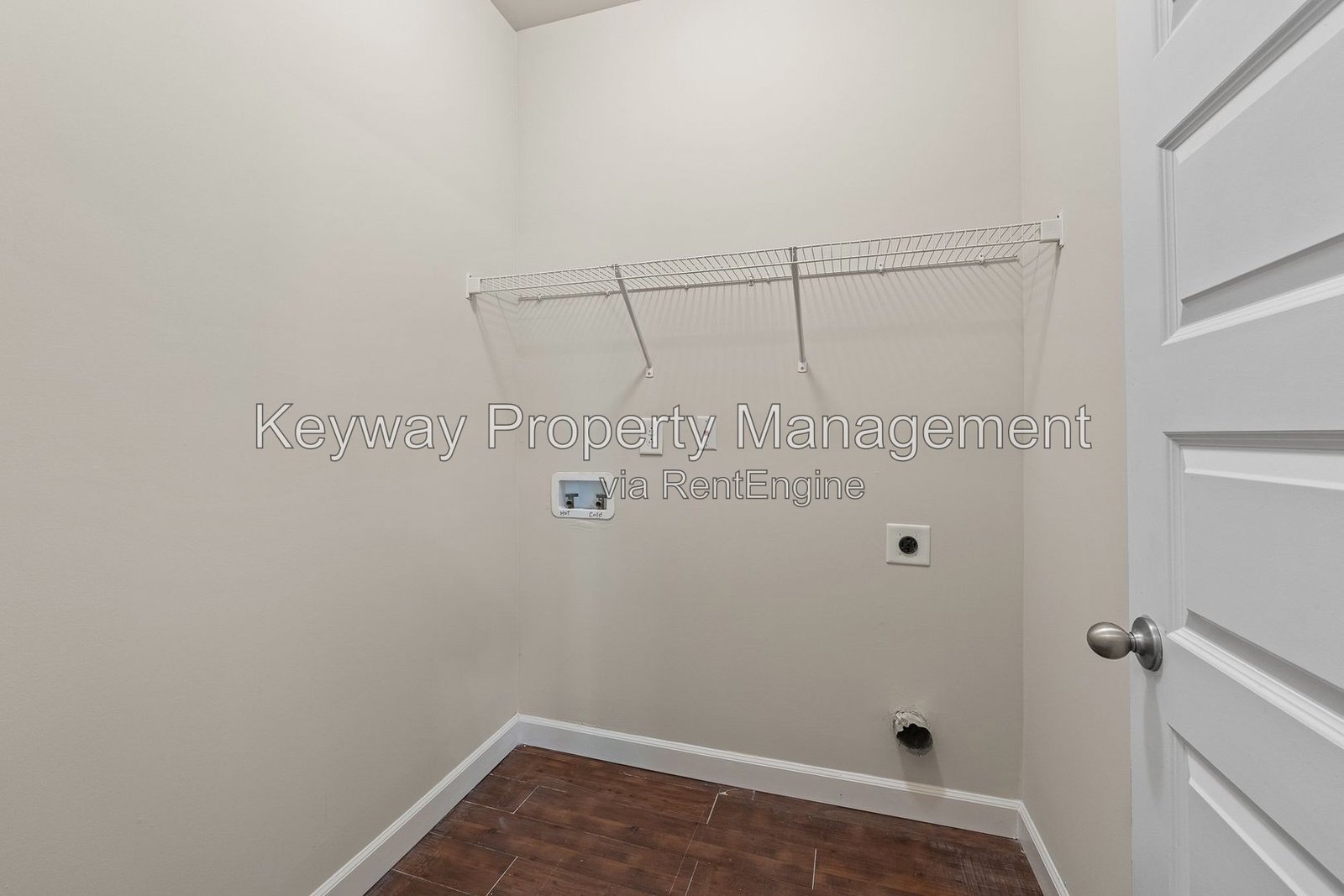 910 Clover Court- property image