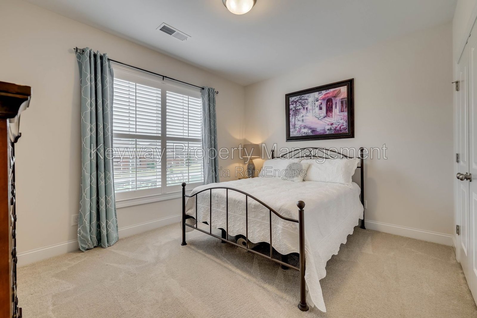 128 Fitzsimmons Drive - Mount Vintage property image