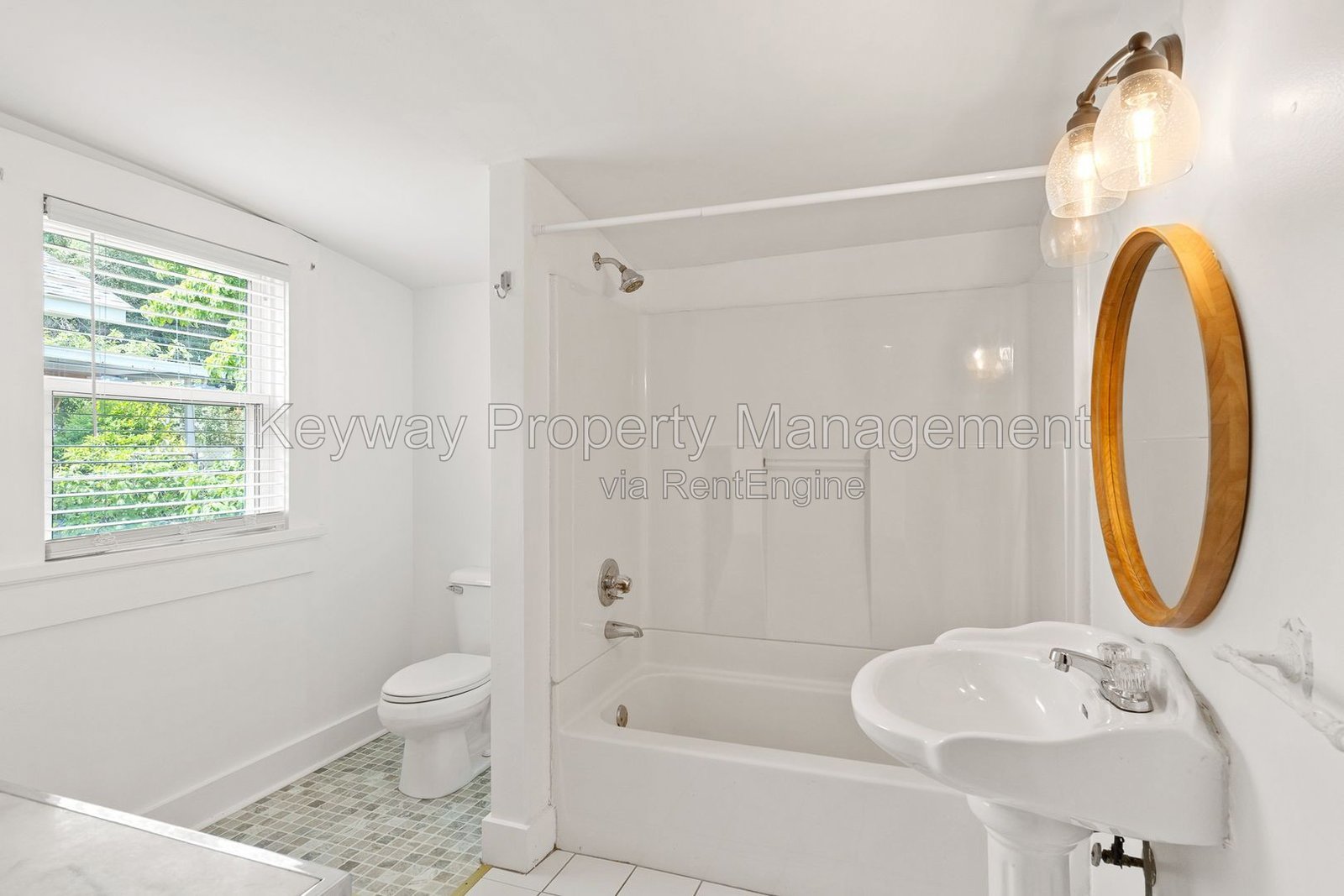1111 Adrian St - Summerville Terrace property image