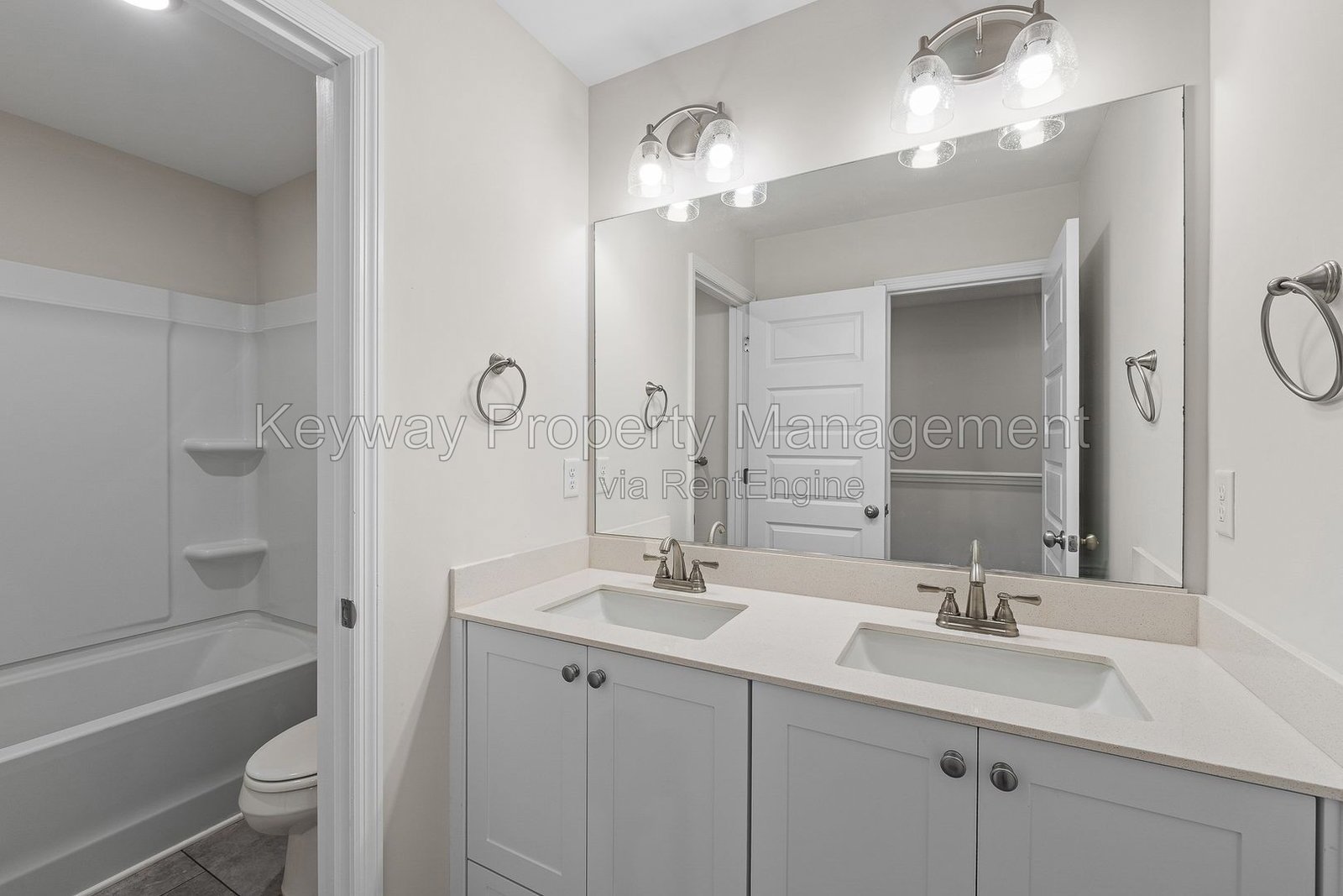 1047 Linsmore Avenue - Canterbury Farms property image