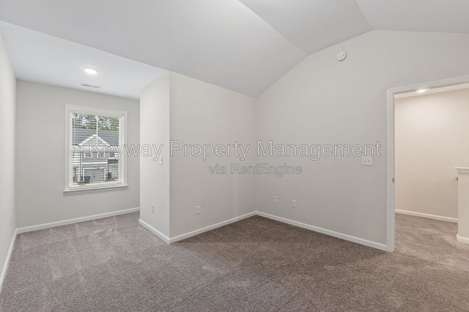 1047 Linsmore Avenue - Canterbury Farms property image