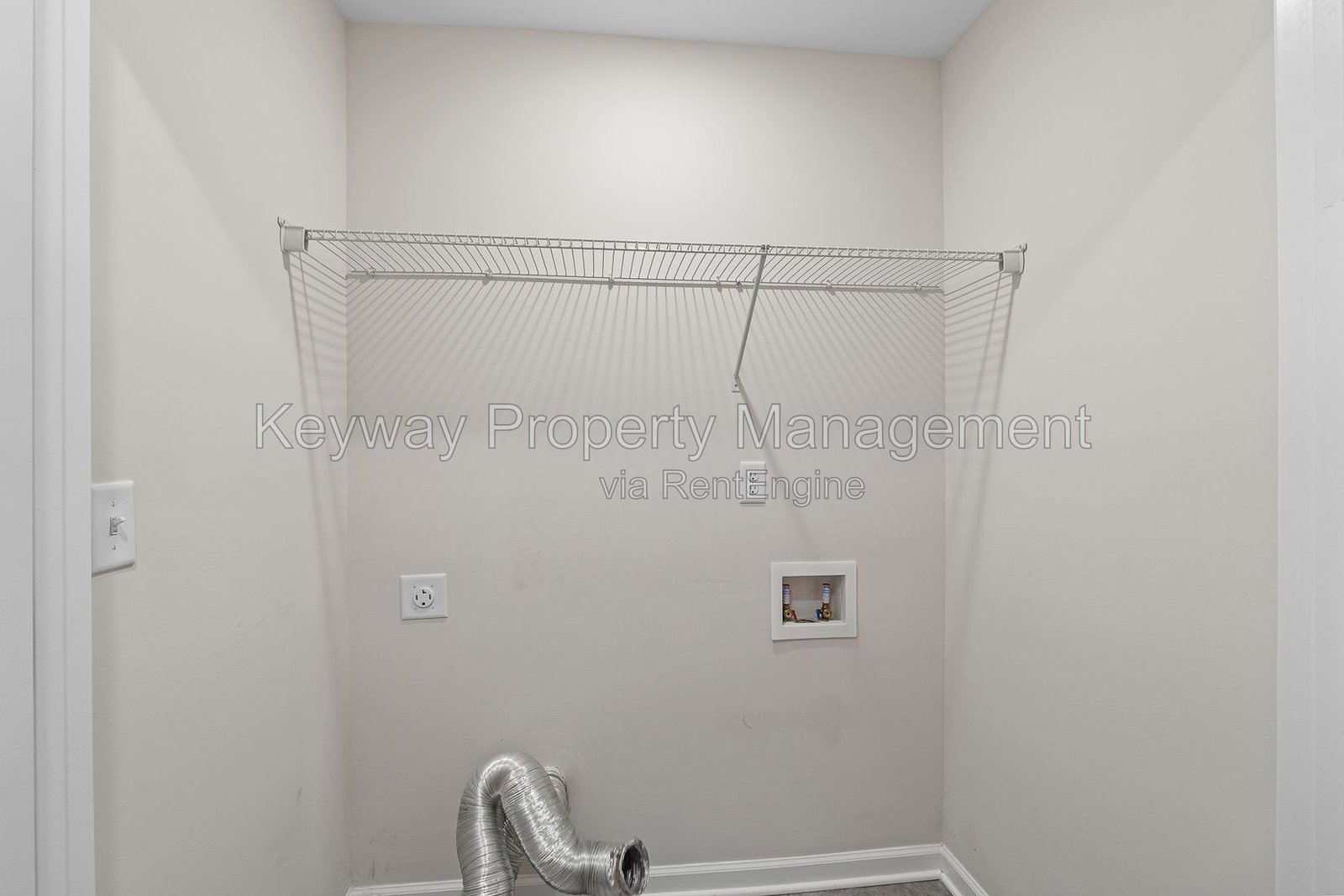 1047 Linsmore Avenue - Canterbury Farms property image
