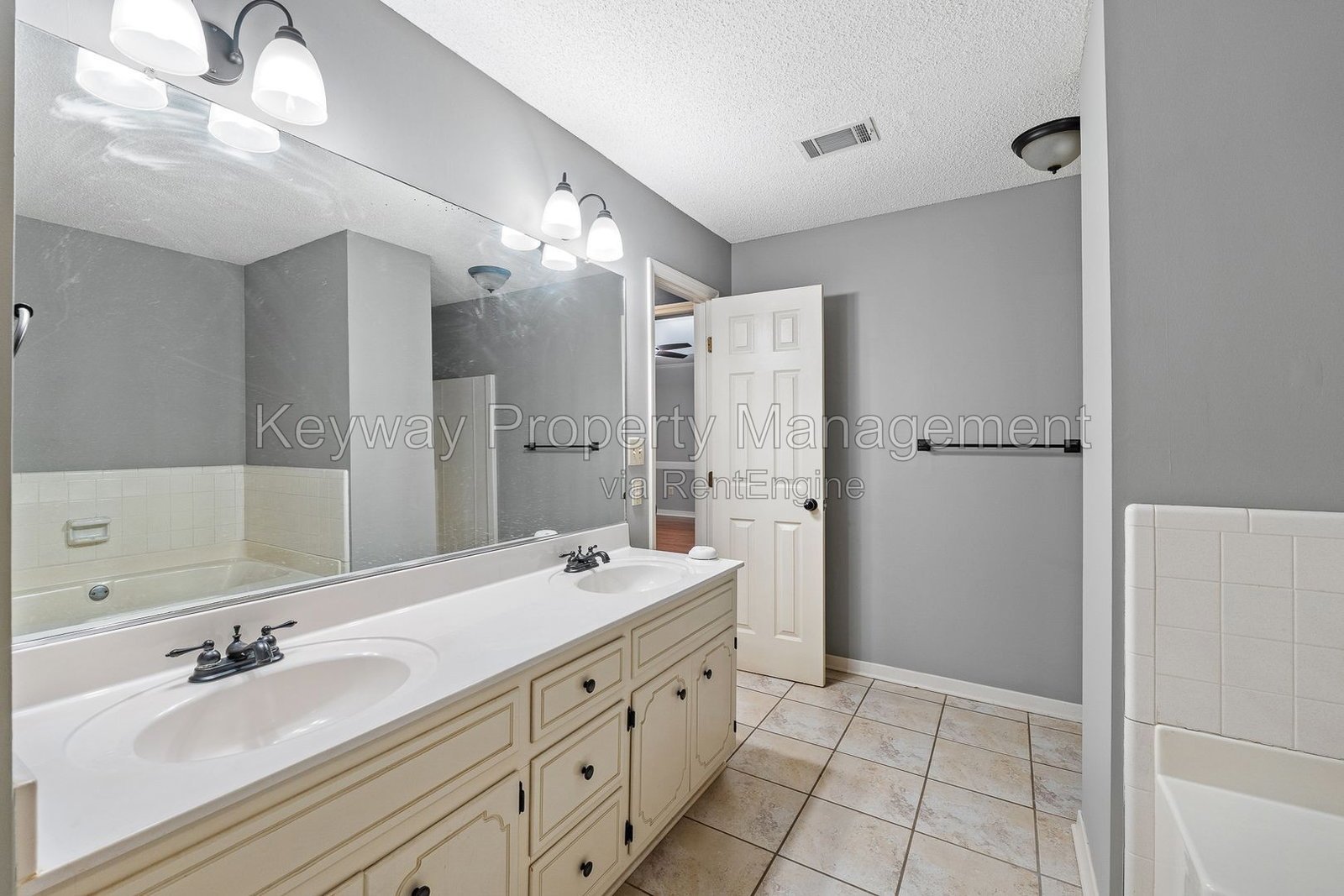 2919 Pointewest Drive - Pointewest property image