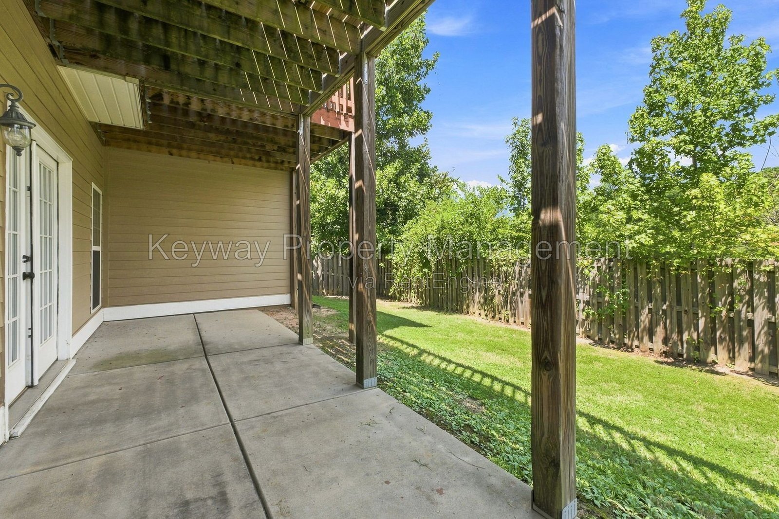 880 Willow Way - Jones Creek property image