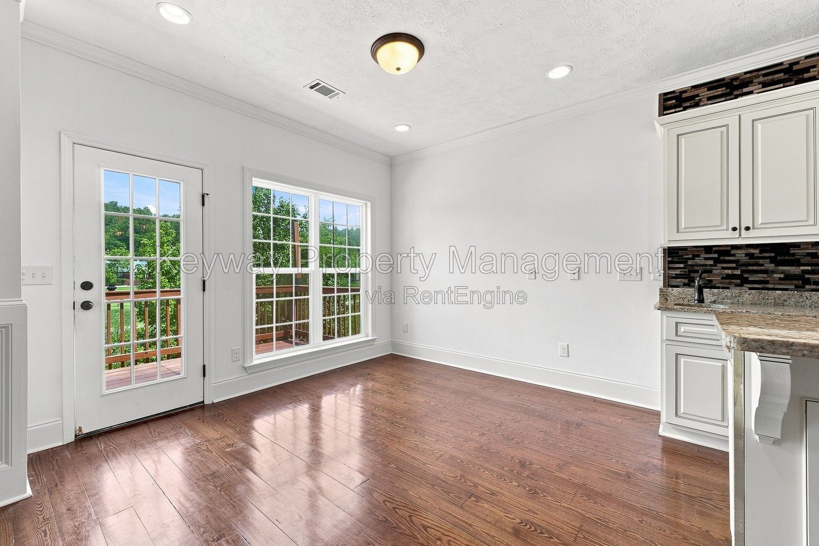 880 Willow Way - Jones Creek property image