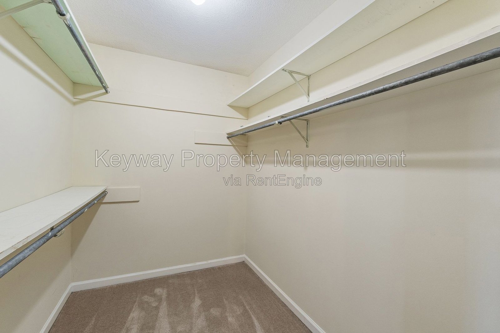 642 Clinton Way W - Fox Run property image