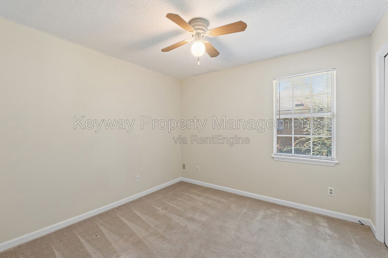 642 Clinton Way W - Fox Run property image