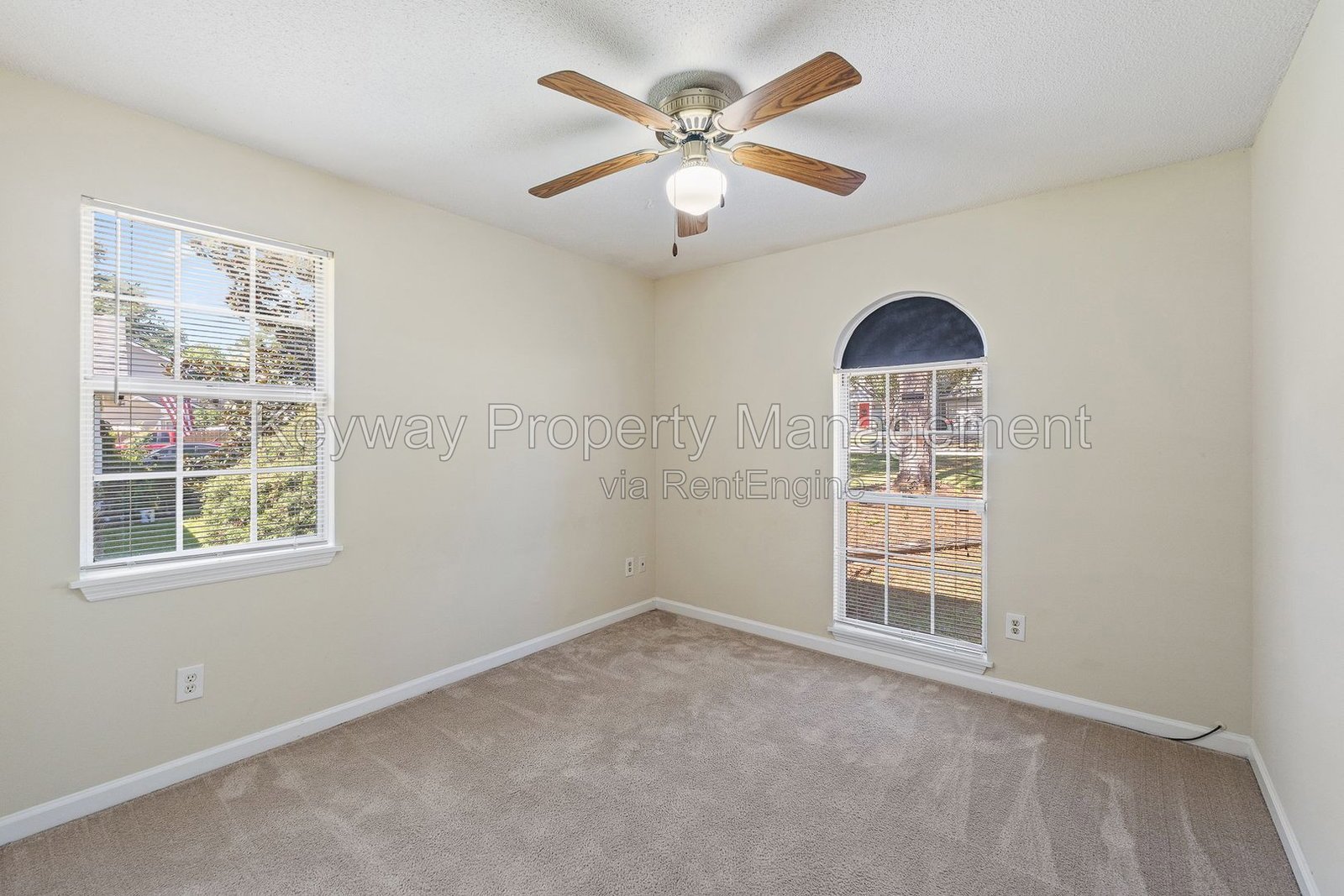 642 Clinton Way W - Fox Run property image