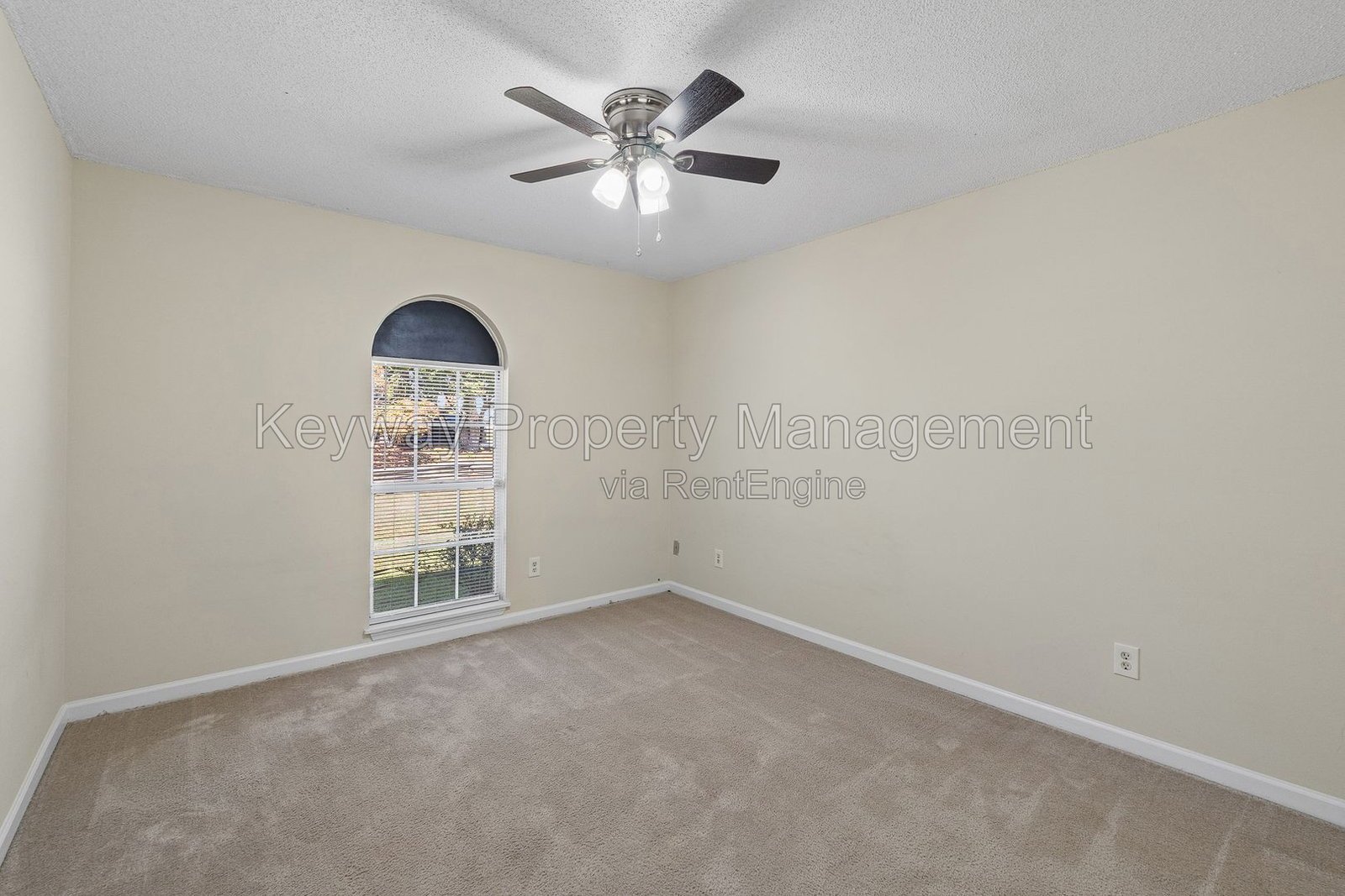 642 Clinton Way W - Fox Run property image