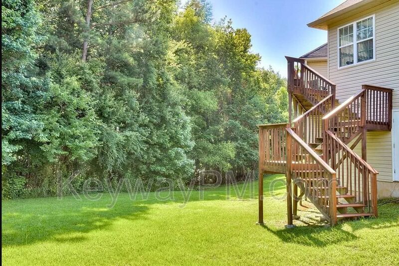 845 Prairie Lane property image
