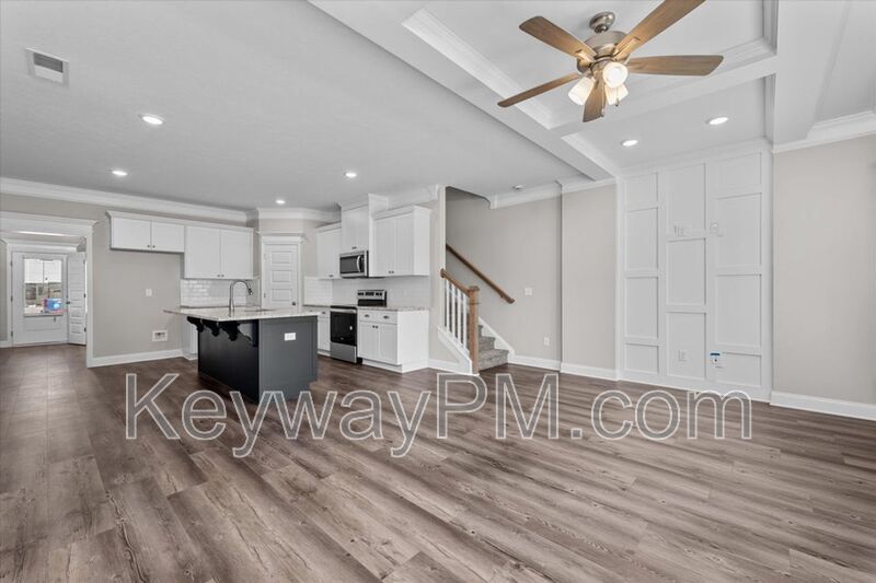 202 Linsmore Lane-Canterbury Farms property image