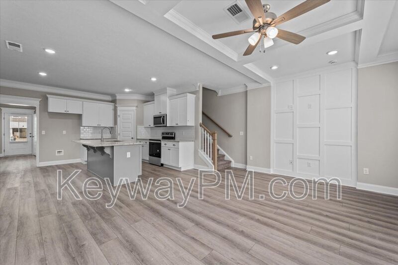 202 Linsmore Lane-Canterbury Farms property image