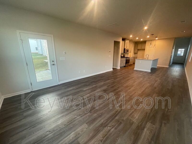 810 Manitou - Providence Station property image