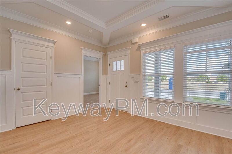 715 Bronze Way - Village Square property image