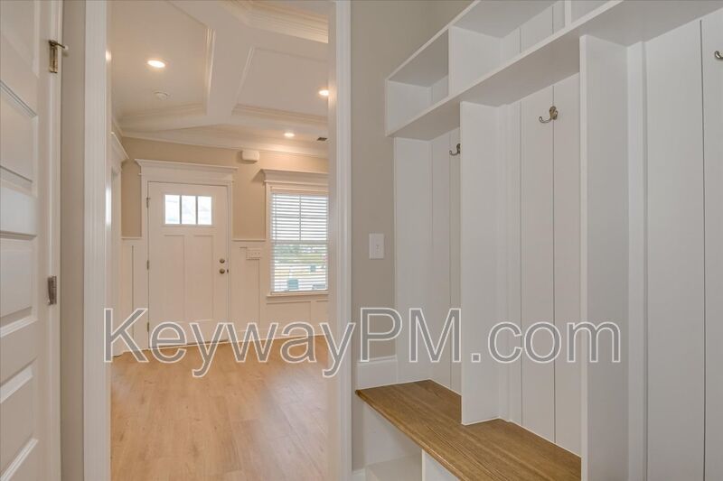 715 Bronze Way - Village Square property image