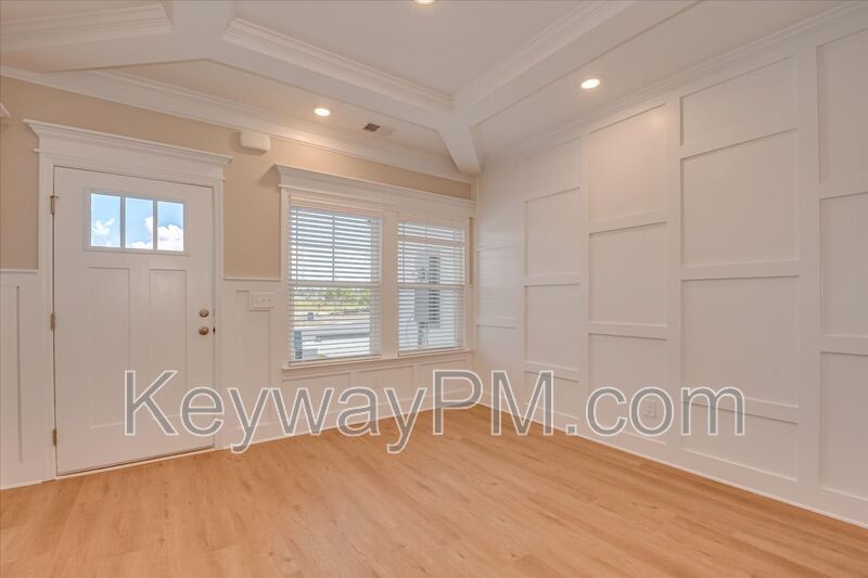 733 Bronze Way - Village Square property image