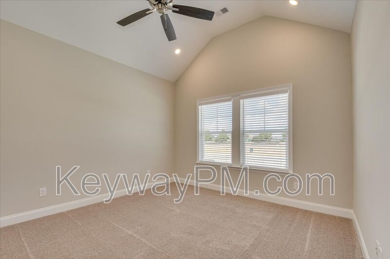 733 Bronze Way - Village Square property image