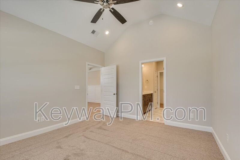 733 Bronze Way - Village Square property image