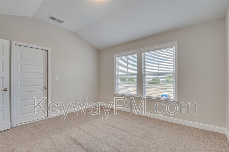 733 Bronze Way - Village Square property image