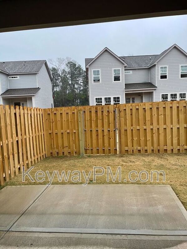733 Bronze Way - Village Square property image